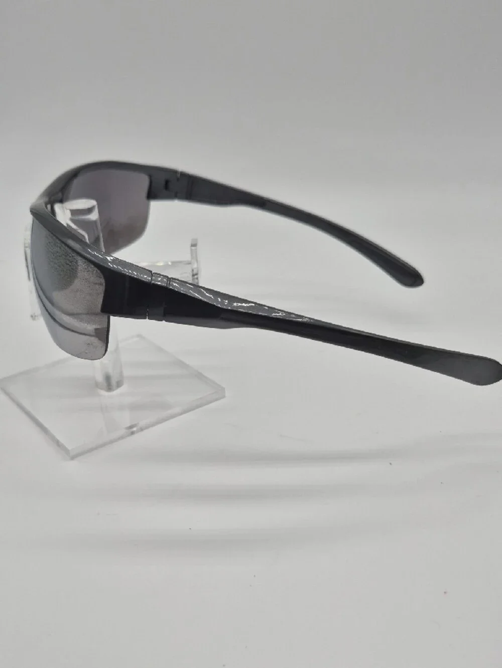 Maui Jim Black Wraparound Sunglasses with Smoke Lenses